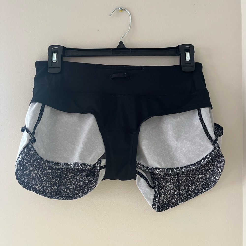 Lululemon black speed up shorts 2.5 inch inseam - Picture 5 of 5
